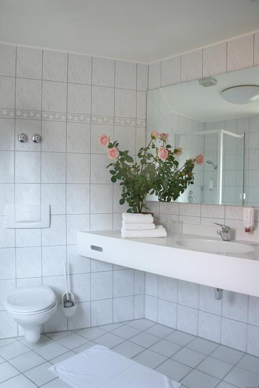 Weinhotel Rose Volkach Habitación foto
